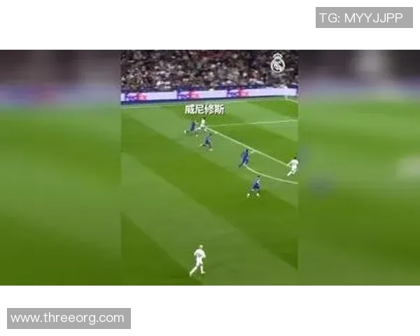 足球真人电影揭示绿茵场上的真实故事与梦想追逐的感人瞬间